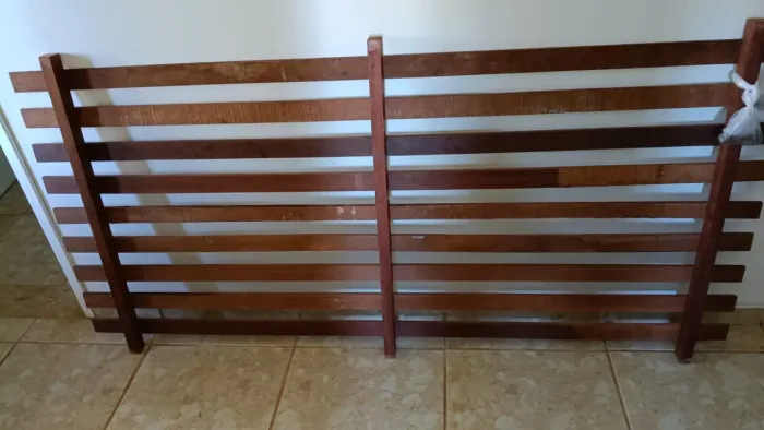 VENDO cama solteiro e colchão de molas
