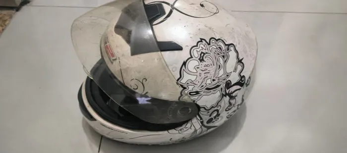 Capacete LS2 feminino
