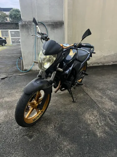 CB300r 2011 (muito conservada)