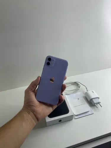 iPhone 11 Roxo