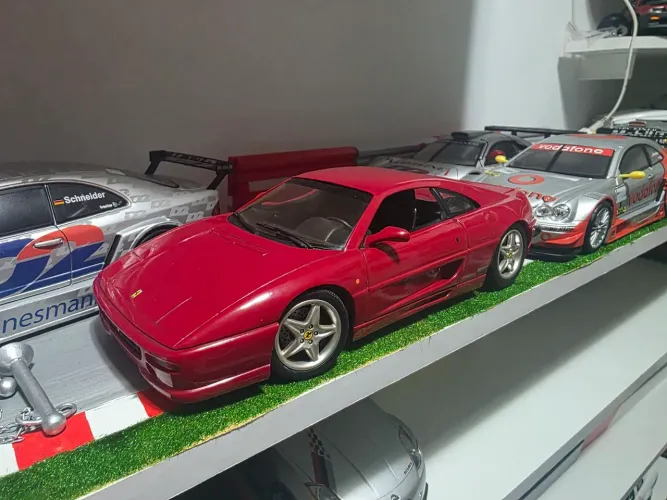 Miniatura 1:18 ferrari 355 coupe ut models rara zerada