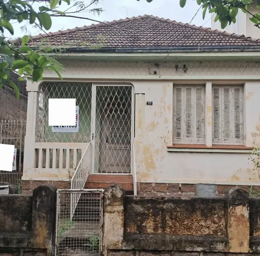 Vendo casa com garagem anexo
