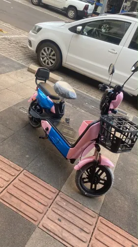 Bicicleta elétrica nova