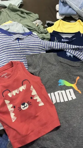 Roupas de bebê Carters, Gap, Puma e Nike