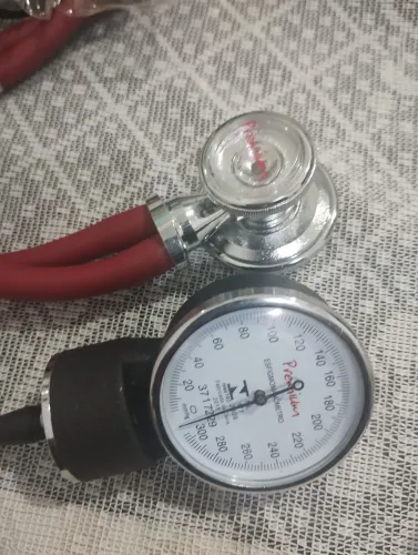 Kit aparelho de pressão . Nunca foi usado.