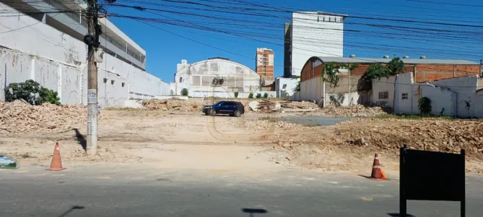 Terreno Comercial à Venda na Rua 13 de Junho, Cuiabá!