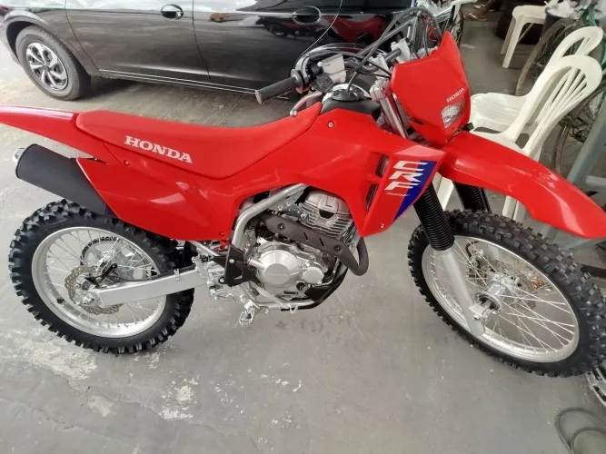 Vende se CRF 300