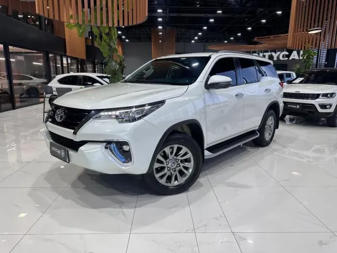Toyota Hilux SW4 SRX 4X4 2.8 TDI 16V Dies. Aut. 2019