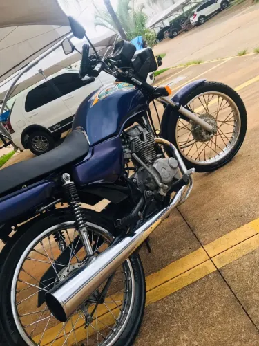 CG TITAN 99/00 Moto excelente estado de conservação.