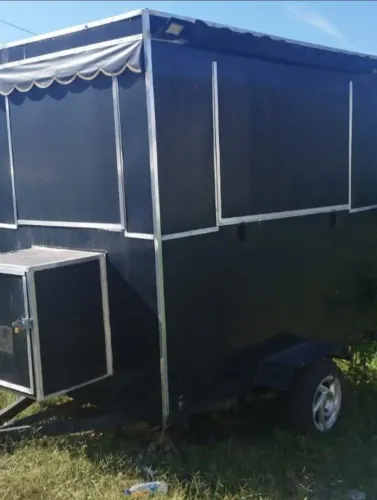 Trailer Preto (Bem conservado)