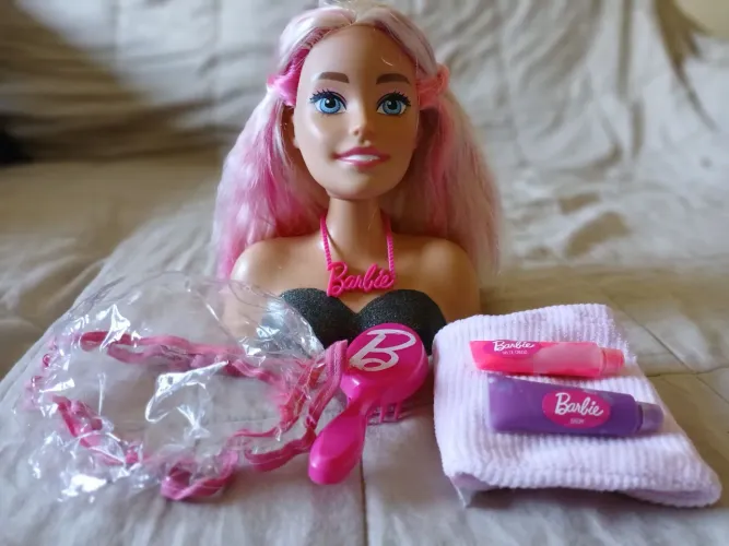 Barbie styling head penteados