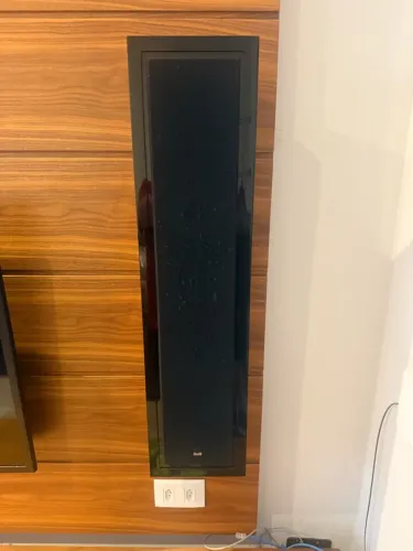 Par Caixa de Som B&W Bowers & Wilkins FPM6 Parede