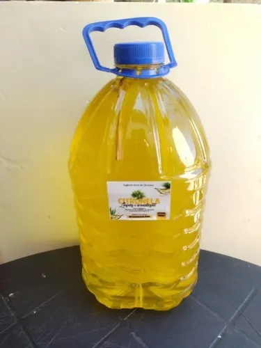 Composto de citronela com eucalipto