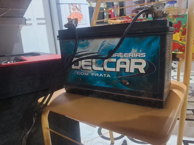 Vendo 2 baterias 1 de 100 Ah e uma de 45 Ah pode testar ta no meu som