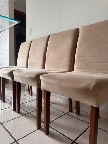 Cadeiras 4 cadeiras impecáveis madeira 