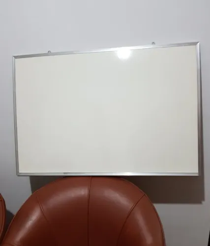 Cavalete e quadro branco
