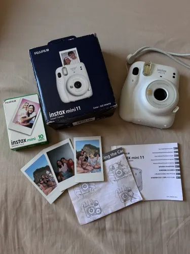 Câmera instantânea Fujifilm Instax Mini 11 + Pack de filmes Fujifilm Instax Mini
