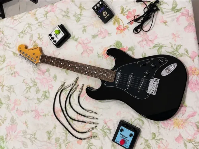 Guitarra + pedais 