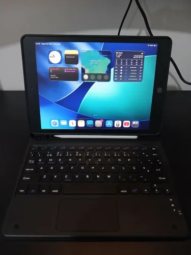 Ipad 8 32gb + teclado e caneta