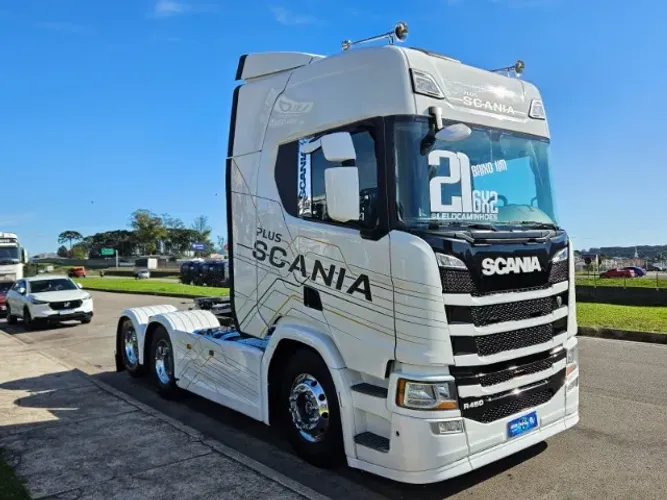 Scania R450 6x2 Plus Ano 2021 Euro 5 Automático Farol de teto e grade Rodas de Alumínio
