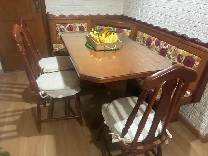 Móveis em Madeira pura