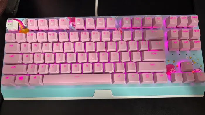 Teclado Blackwidow Razer x Sanrio [ Edição limitada ]