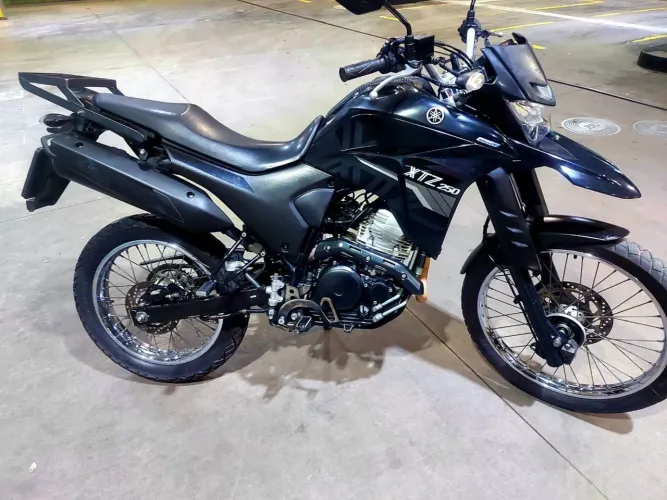 Moto yamaha xtz250