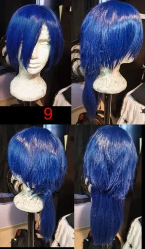 Peruca azul royal com rabinho