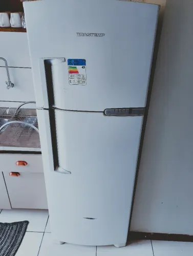 Geladeira 220v
