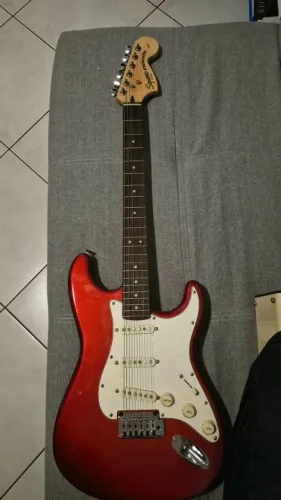 Guitarra Squier Stratocaster Standard Series Indonesia + Correia + Bag