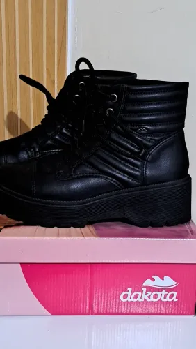 Bota Dakota Cano Curto Tratorada Preta - Nº 36 ?