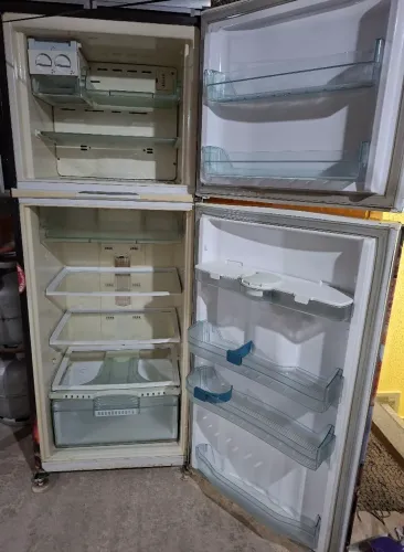 Geladeira brastemp sai água na porta