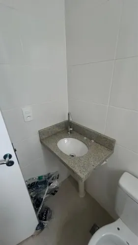 Pia de Banheiro em Granito com Cuba e Torneira