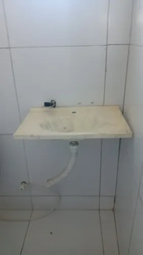 Aluga-se casa no Feitosa