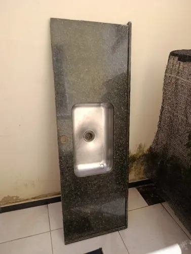 Vende-se pia de granito verde Ubatuba 157por 53 cm