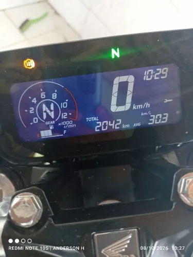 Moto em estado de zero , sem marcas de uso
