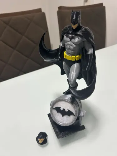 Batman e Batsinal - diorama desmontável com 5 peças