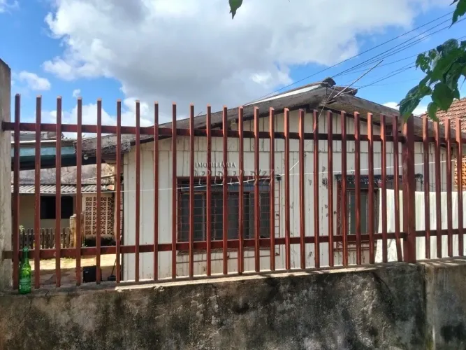 Casa à venda no Jardim Palmares, região central de Londrina