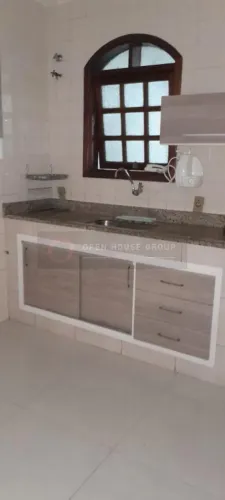 A Open vende uma ótima casa no Centro de Sao Gonçalo, em condomínio, nada a fazer. Uma opo