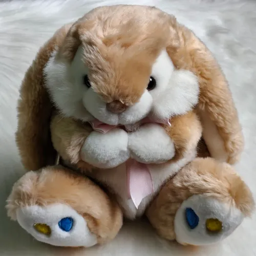 Coelho De Pelúcia Manuque 25 cm