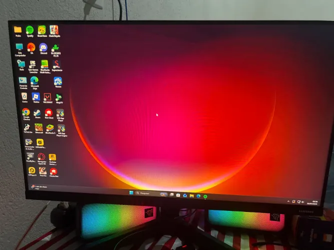 Estou vendendo esse monitor porque comprei outro, tenho ele faz uns 5 meses.
