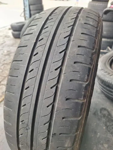 Pneu 185-60-r15. Semi novo