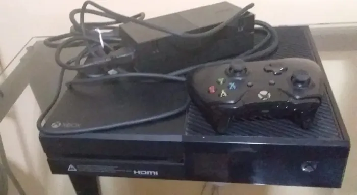 Xbox one console modelo 1540 com controle 