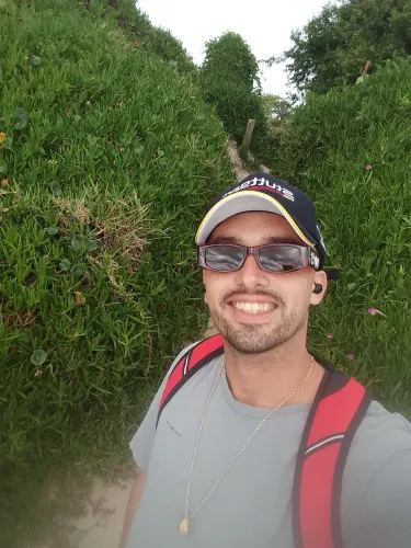 Trabalho com pintura e ajudante de pedreiro