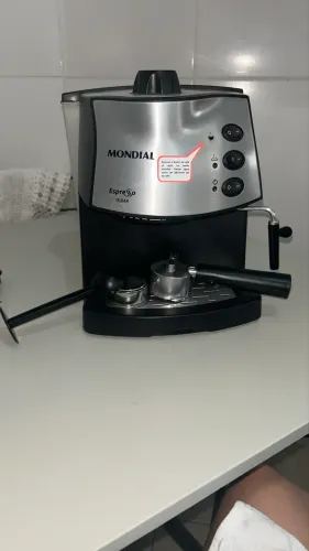 Máquina de Café Expresso Mondial C-08