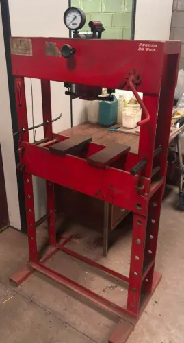 Preensa hidráulica 30 Ton skay