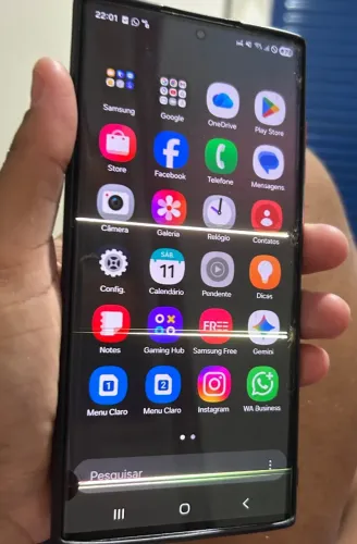 S22 Ultra 250Gb com tela trincada, põem funcionando tudo perfeitamente.