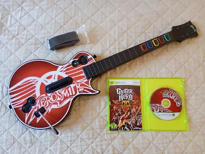 Kit Guitar Hero Aerosmith Xbox 360 Completo - Guitarra + Strap + Jogo Original