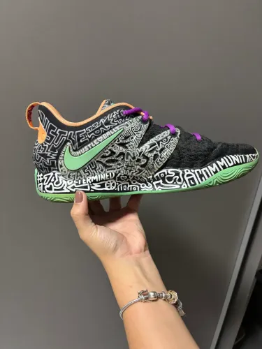 Nike KD 15 Brooklyn Graffiti Timothy Goodman DC1975-005 - US 9.5 (BR 41) 