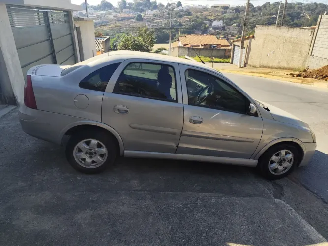 Chevrolet Corsa Sedan 1.0 MPFI 8V 71cv 4P 2004